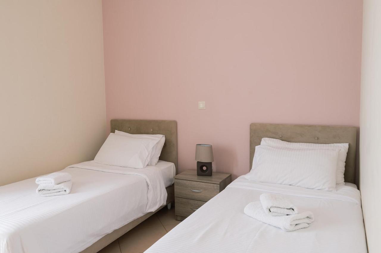 Mandi'S Apartments Karavádhos Eksteriør billede