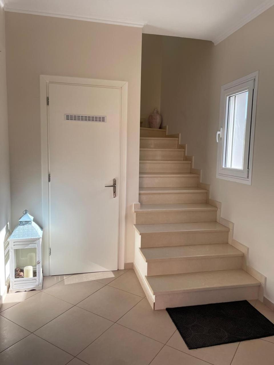 Mandi'S Apartments Karavádhos Eksteriør billede